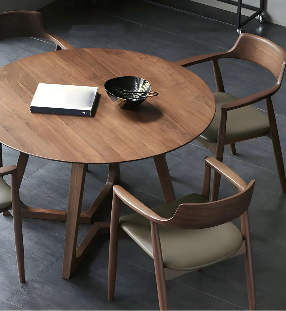 Ronde Houten Eettafel met Interlock Onderstel – Moderne Kleine Dining Tafel in Walnoot of Naturel | Restfield