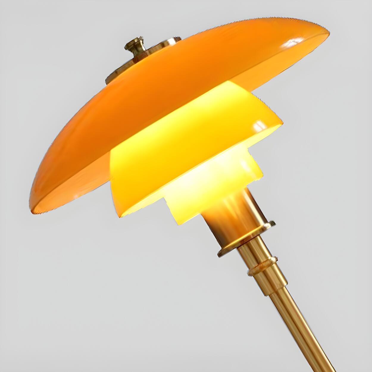 Vintage Tafellamp met Meerlagige Glazen Kap in Amber en Gouden Voet – Moderne Design Bedlamp | Restfield