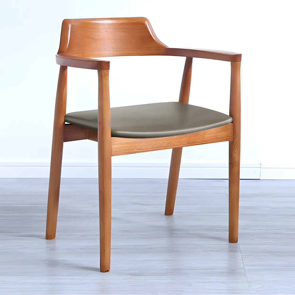 Traditionele Houten Eetkamerstoel met Armleuningen en Open Rugleuning – Massief Hout in Espresso, Walnoot of Naturel | Restfield