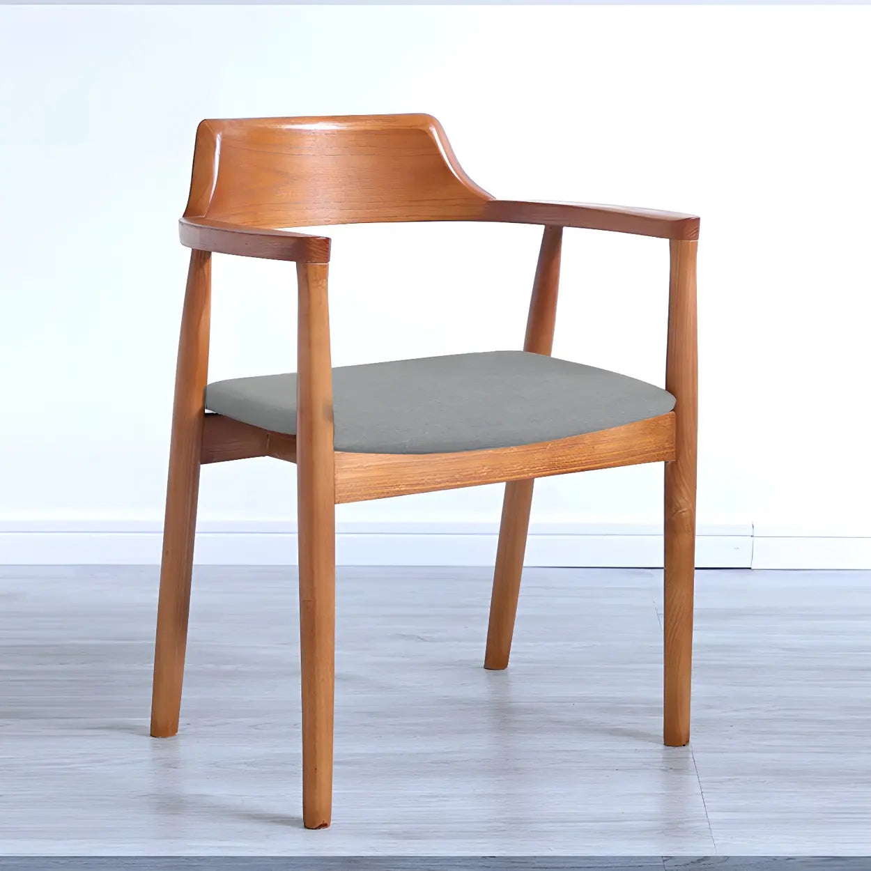 Traditionele Houten Eetkamerstoel met Armleuningen en Open Rugleuning – Massief Hout in Espresso, Walnoot of Naturel | Restfield